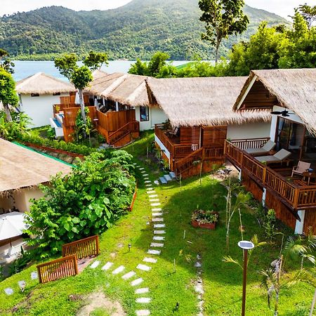 Ten Moons Sunset Villas リペ島 エクステリア 写真