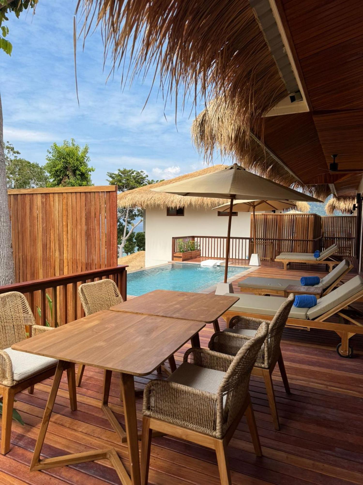 Ten Moons Sunset Villas リペ島 エクステリア 写真