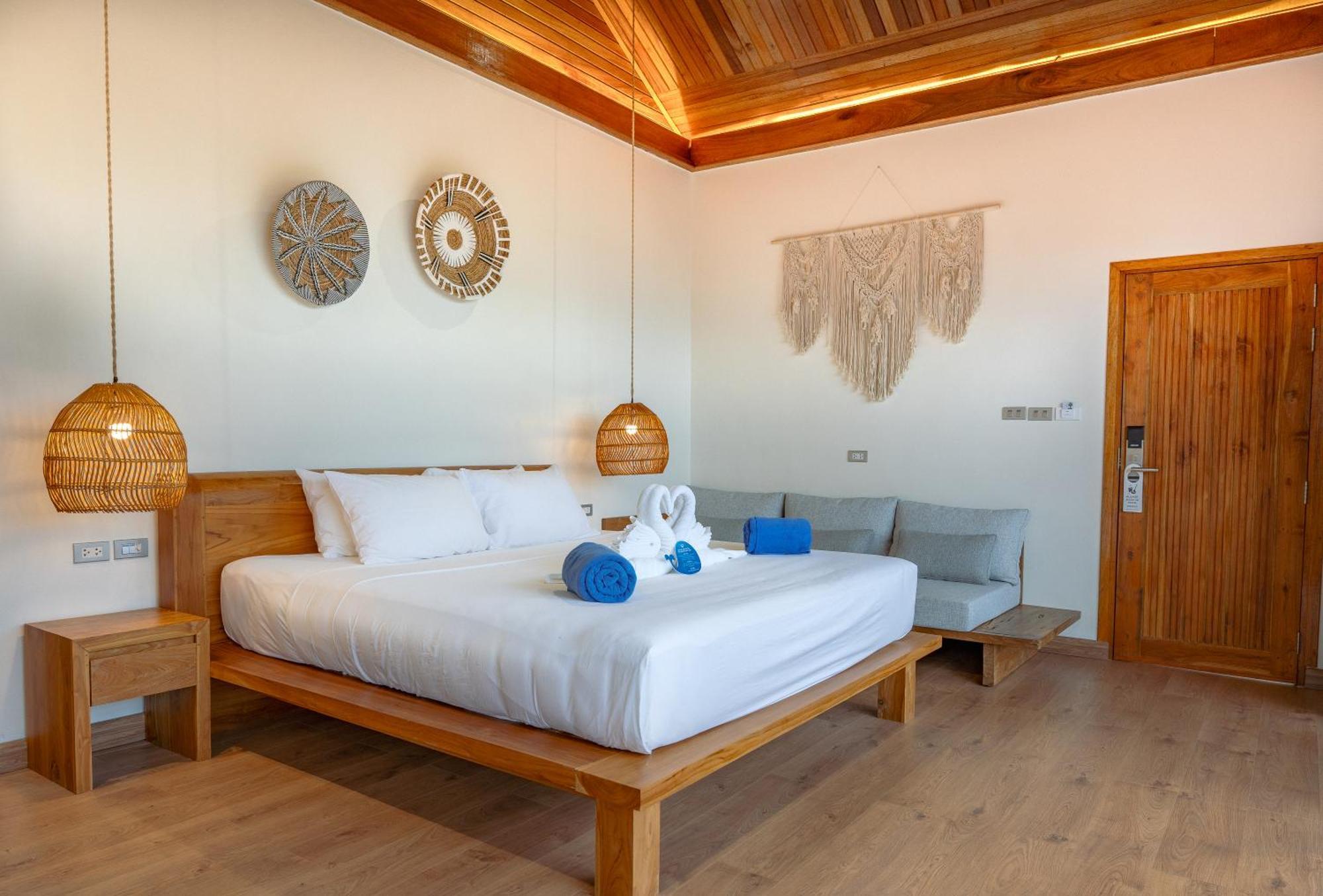 Ten Moons Sunset Villas リペ島 エクステリア 写真